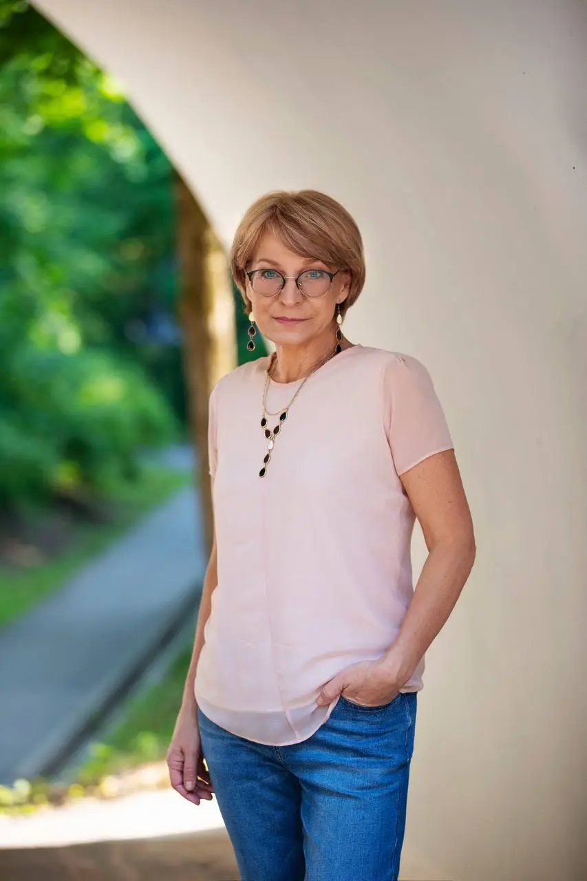 Портрет Ирины Савинской — психолога